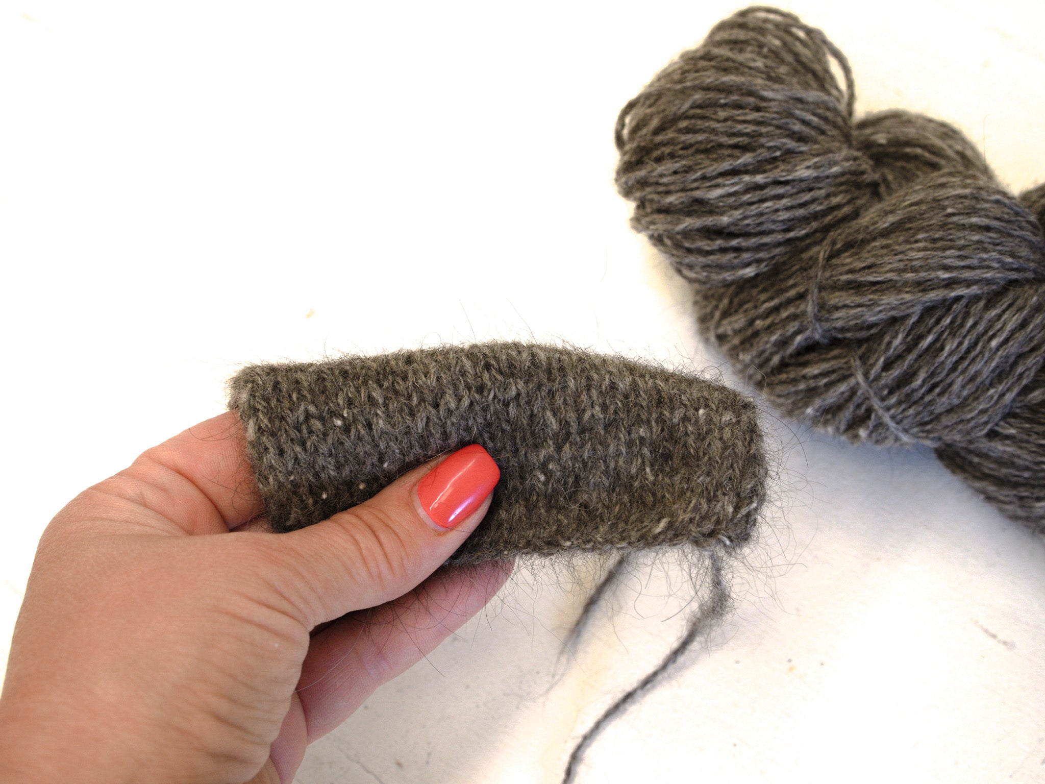 Bernese Mountain Dog Wool Yarn with Merino, Chiengora, Natural Grey, 100g/260m