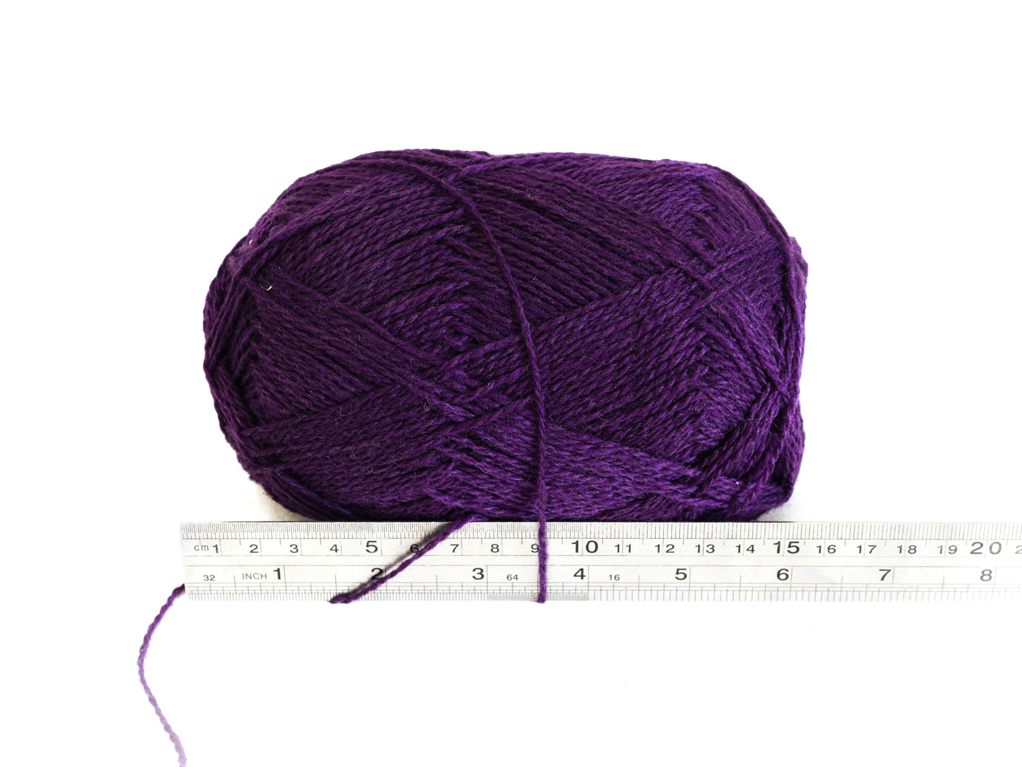 Purple New Zealand wool yarn - 109