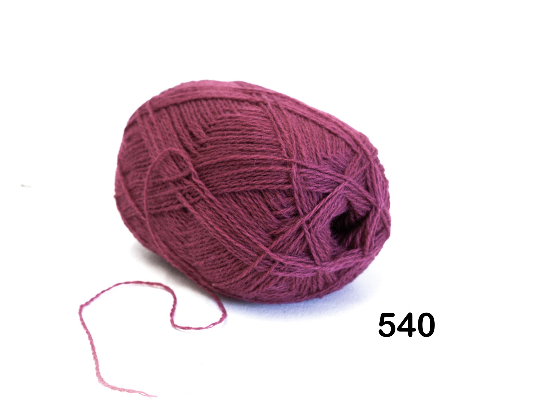 Berry pink New Zealand wool yarn - 540