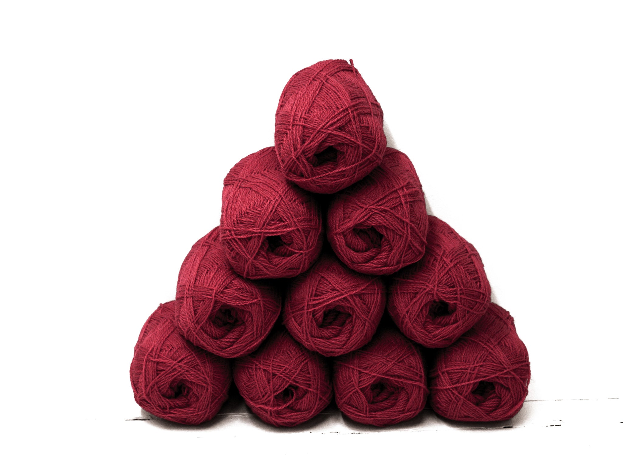 Crimson Red New Zealand wool yarn - 560