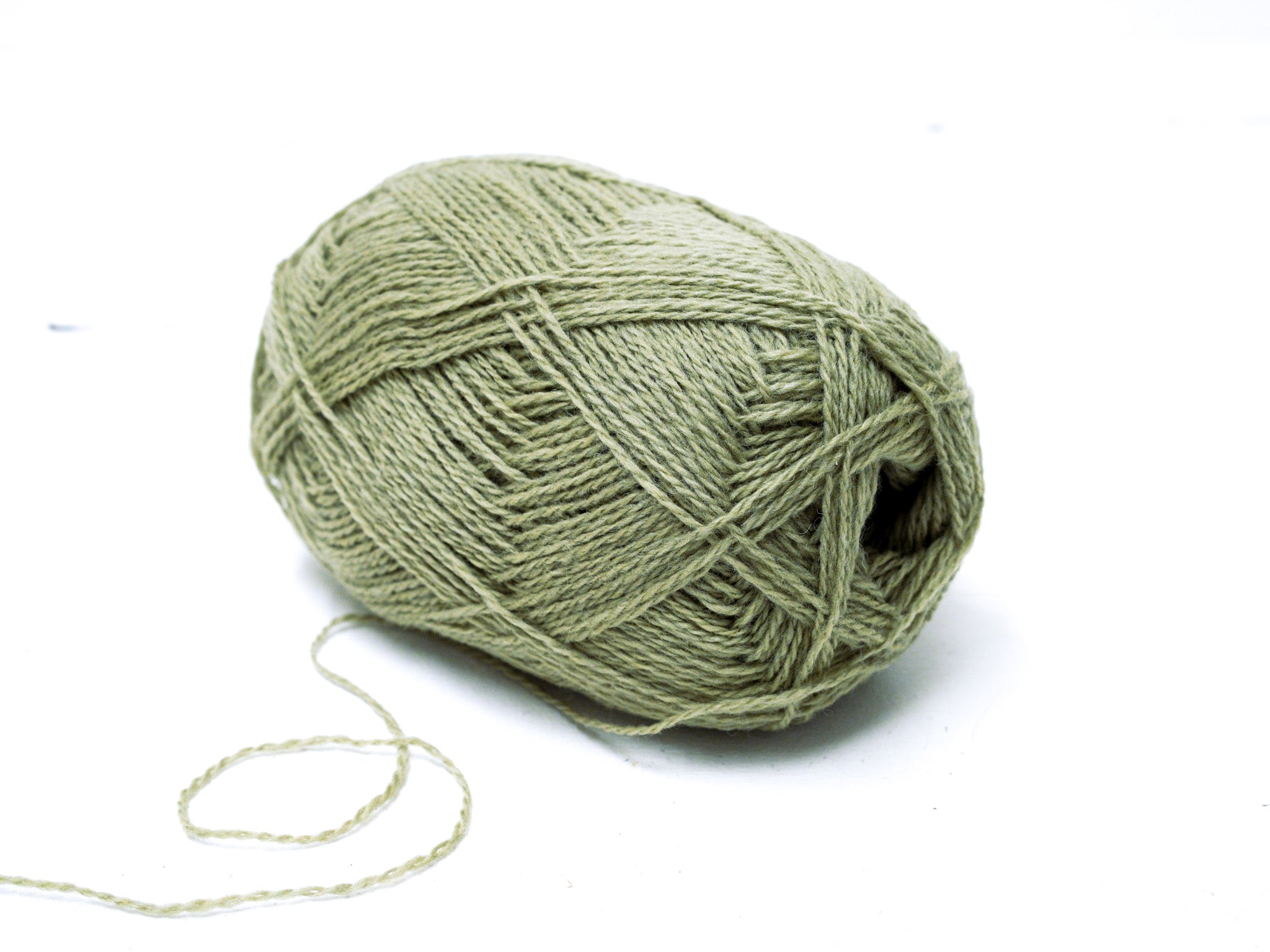 Olive green color New Zealand wool yarn - 325