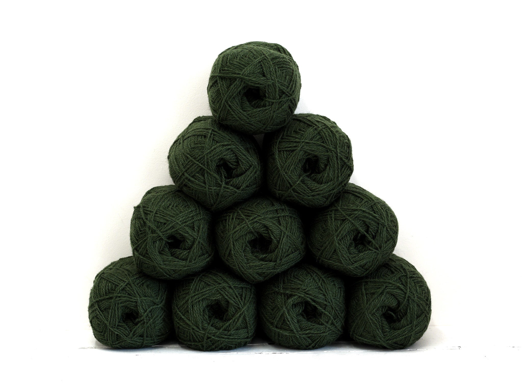 Deep Forest green New Zealand wool yarn - 360