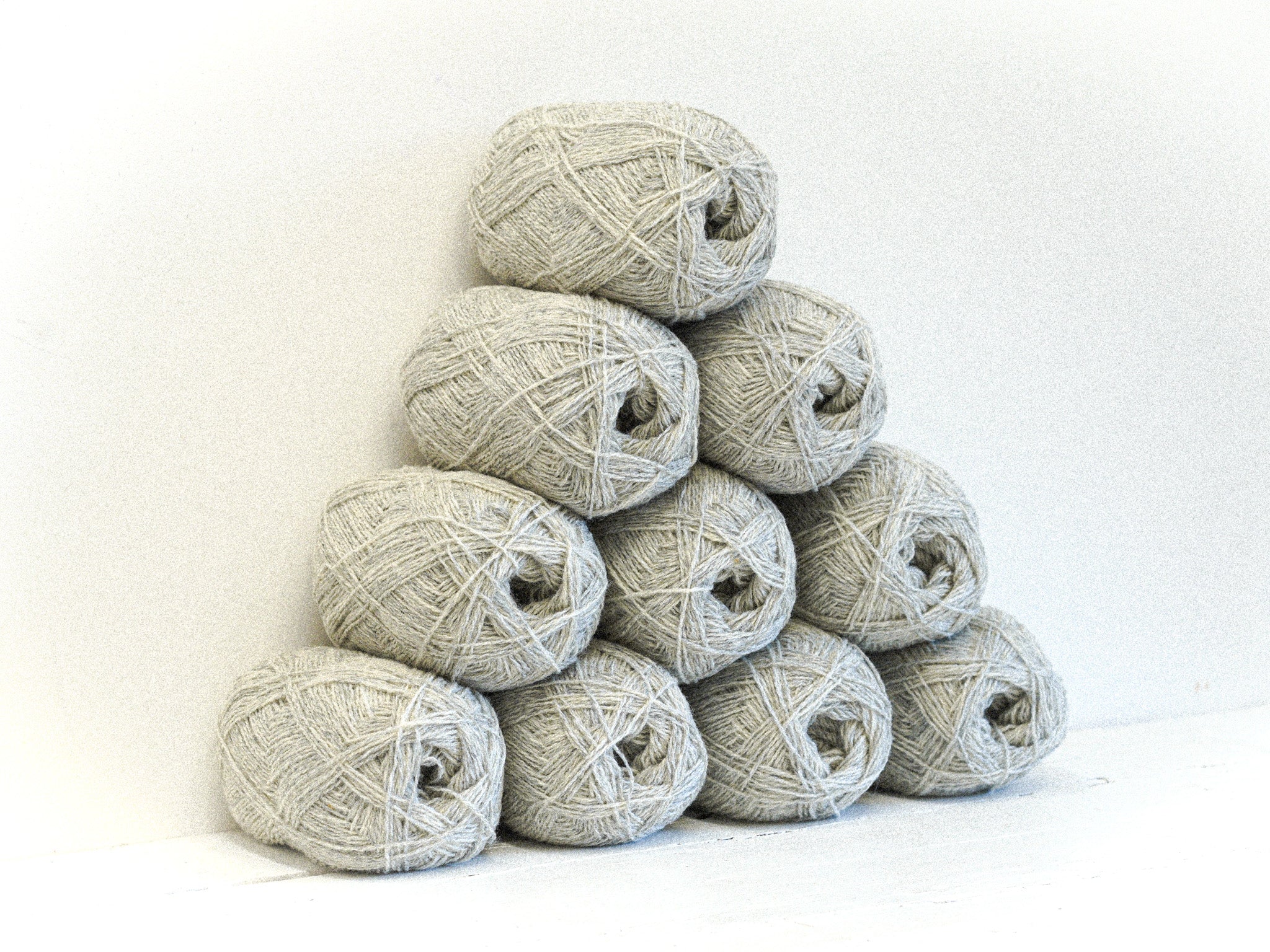 Light grey melange New Zealand wool yarn - 202
