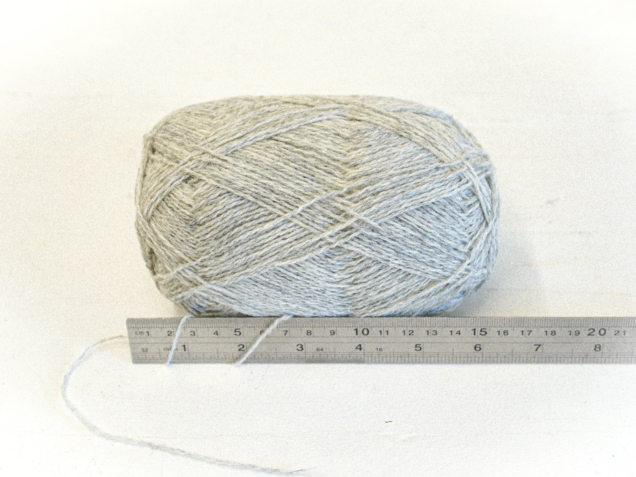 Light grey melange New Zealand wool yarn - 202