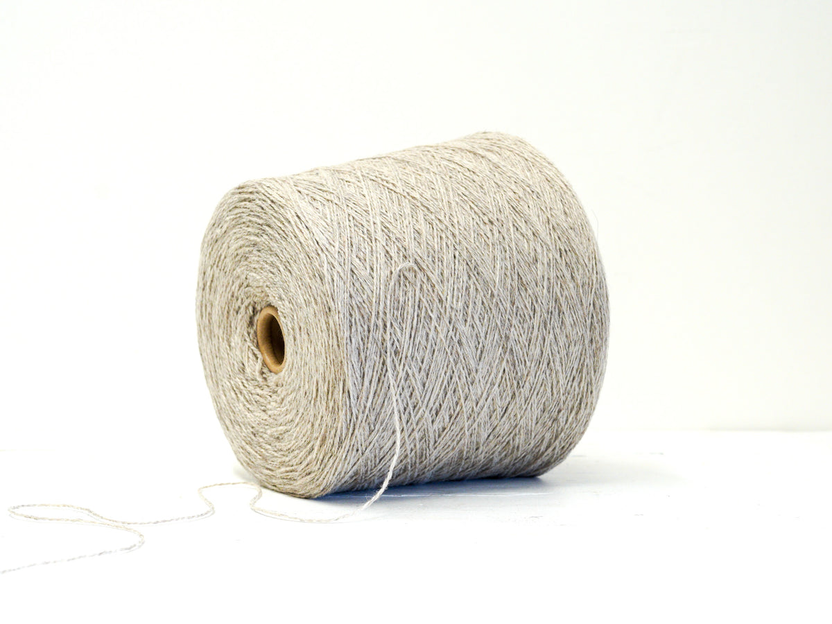 Natural Oatmeal - undyed - soft merino wool in cone - 900g/31,7oz