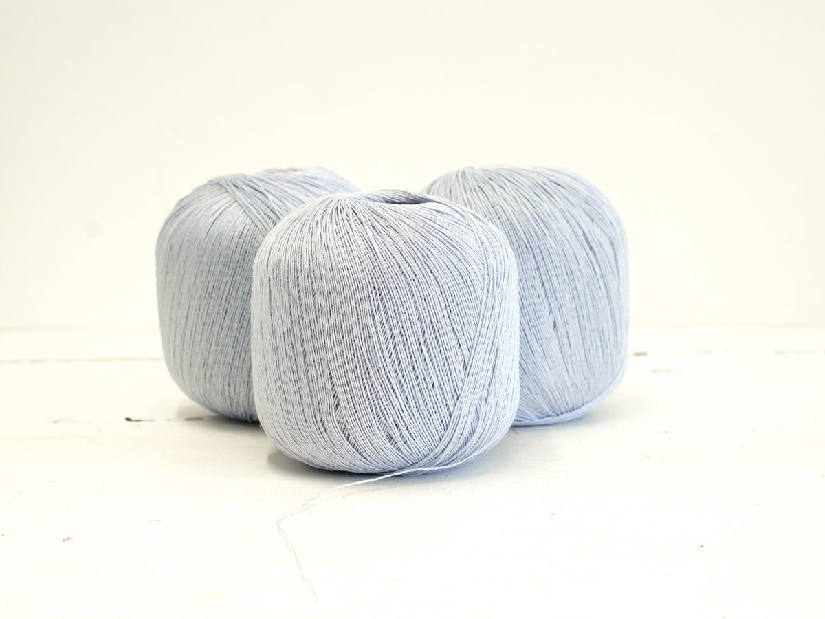 100% linen yarn in Silver Cloud Blue color - 100g/600m