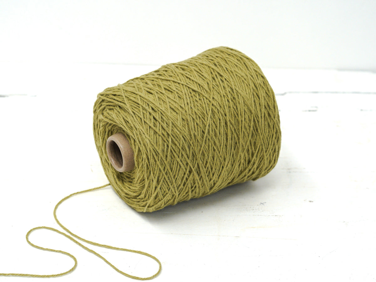 Pistachio green 100% wool yarn - 330 color