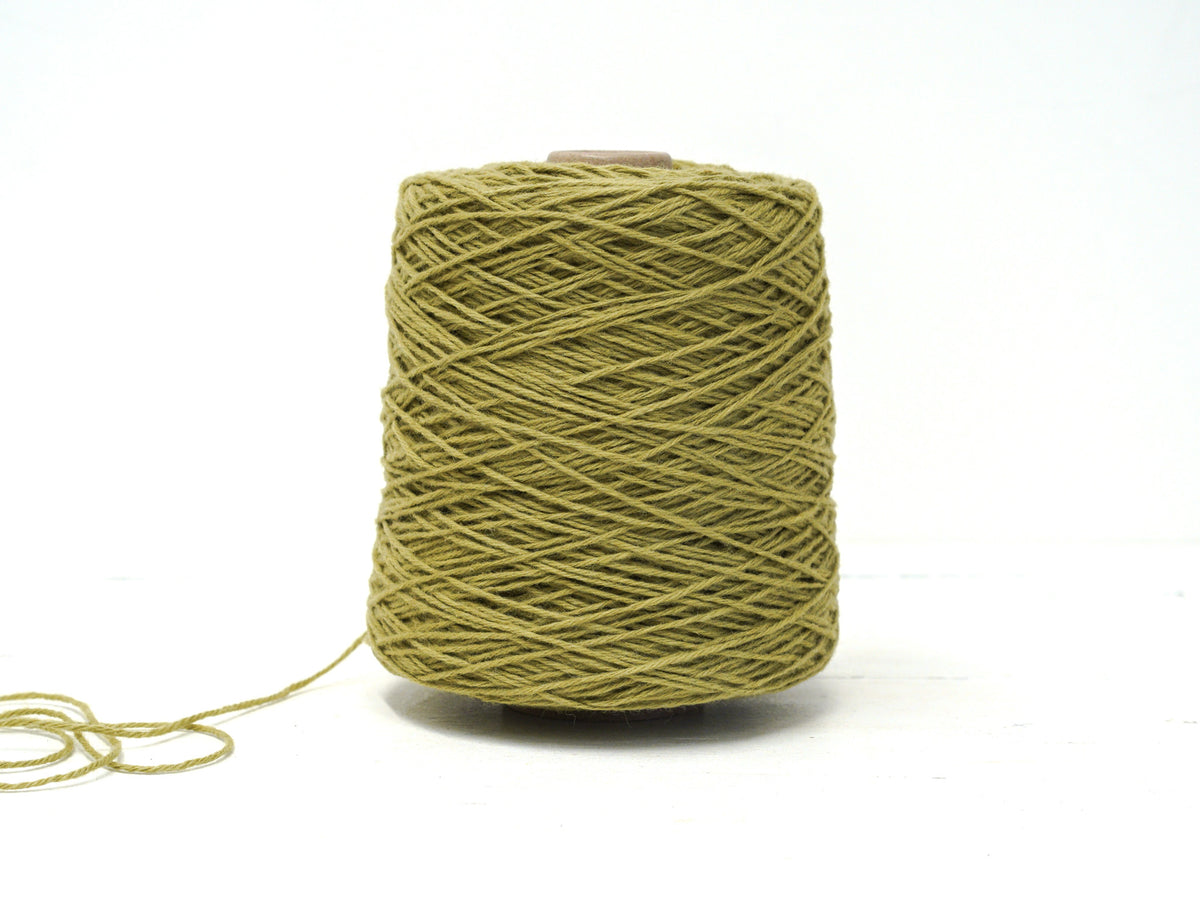 Pistachio green 100% wool yarn - 330 color