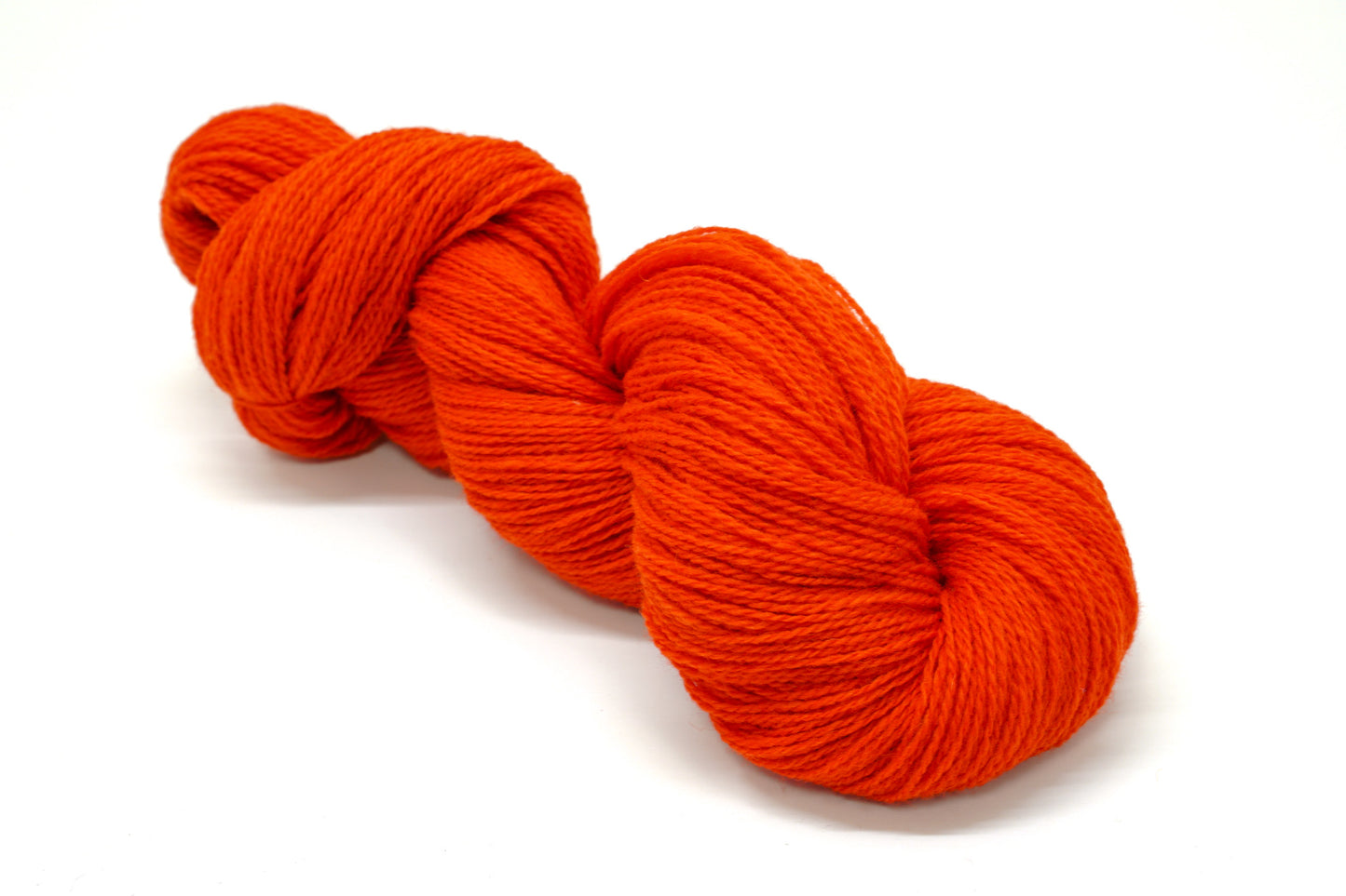 Scarlet red New Zealand wool yarn - 108