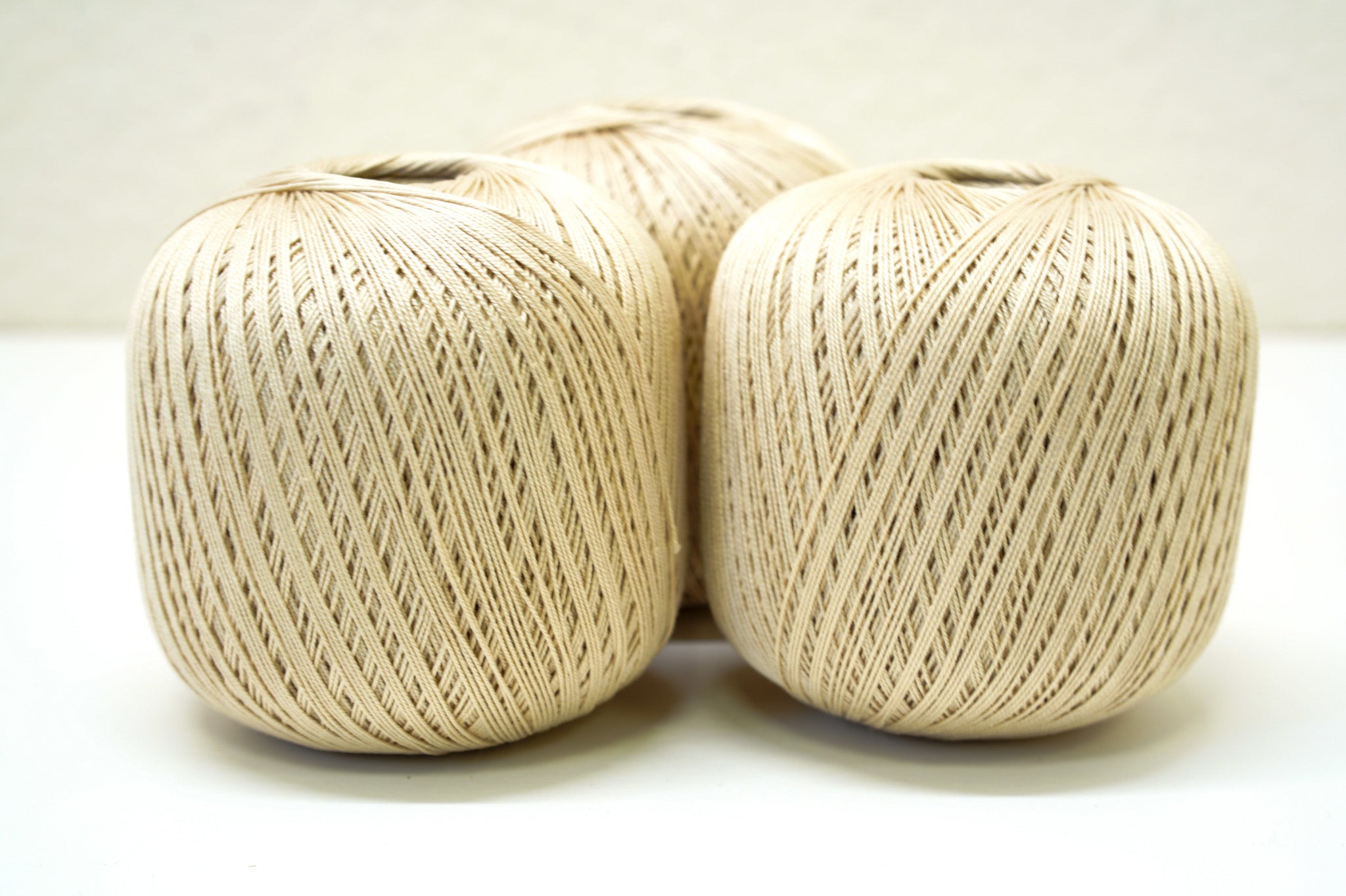 Beige color mercerised cotton 100g/452m