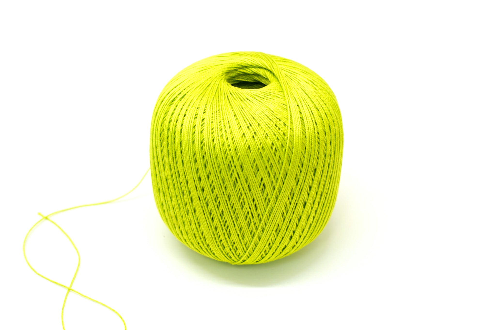 100% mercerised cotton 100g/452m