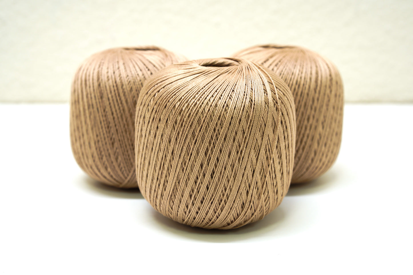 Powder color mercerised cotton 100g/452m