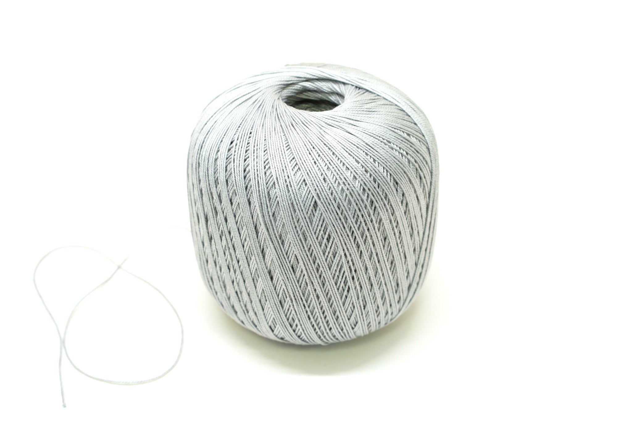 Silbergraue merzerisierte Baumwolle 100g/452m