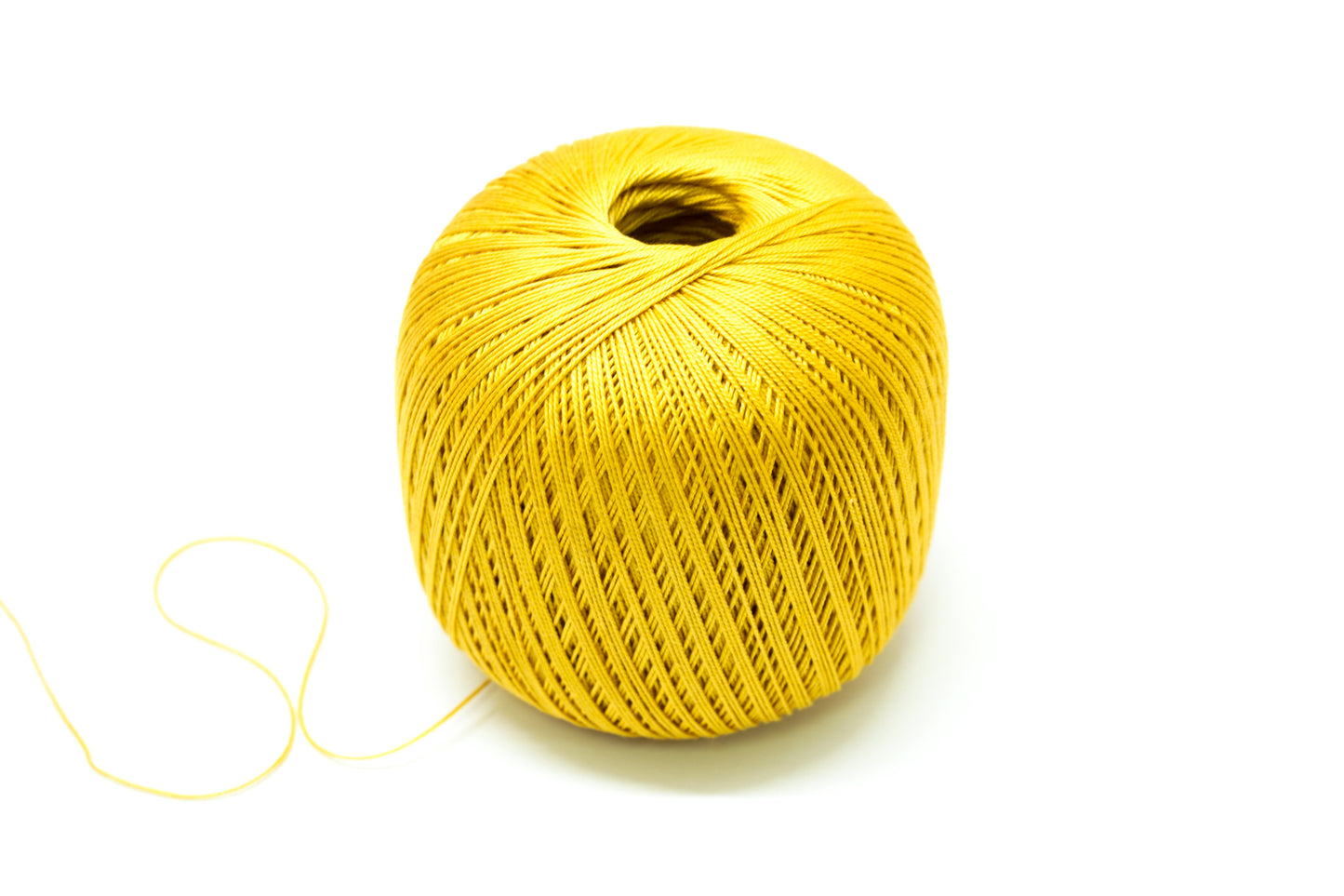 Honey-yellow mercerised cotton 100g/452m