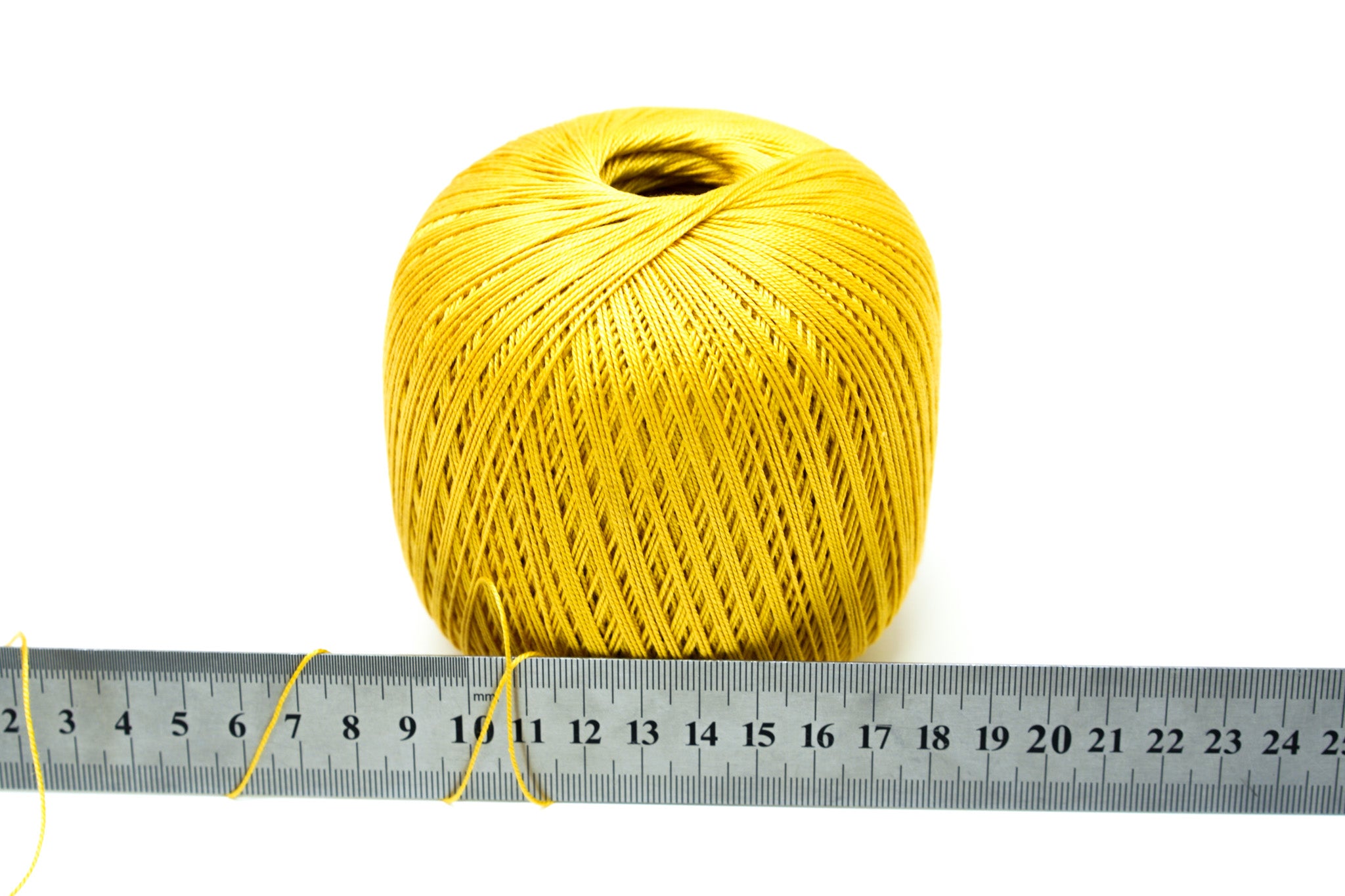 Honey-yellow mercerised cotton 100g/452m