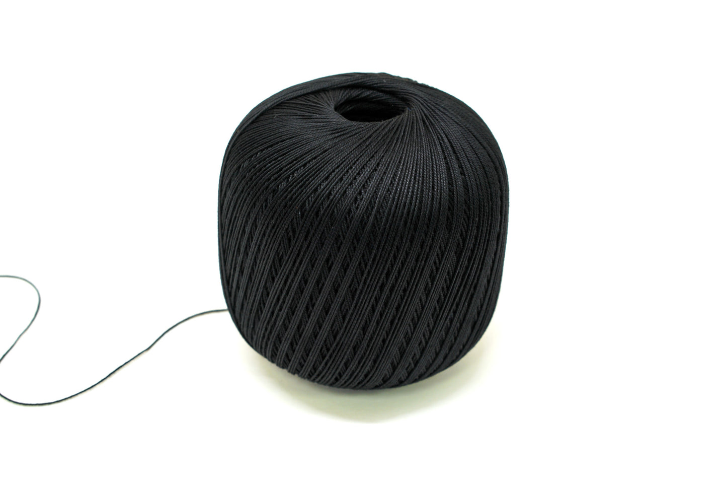 Shiny black mercerised cotton 100g/452m