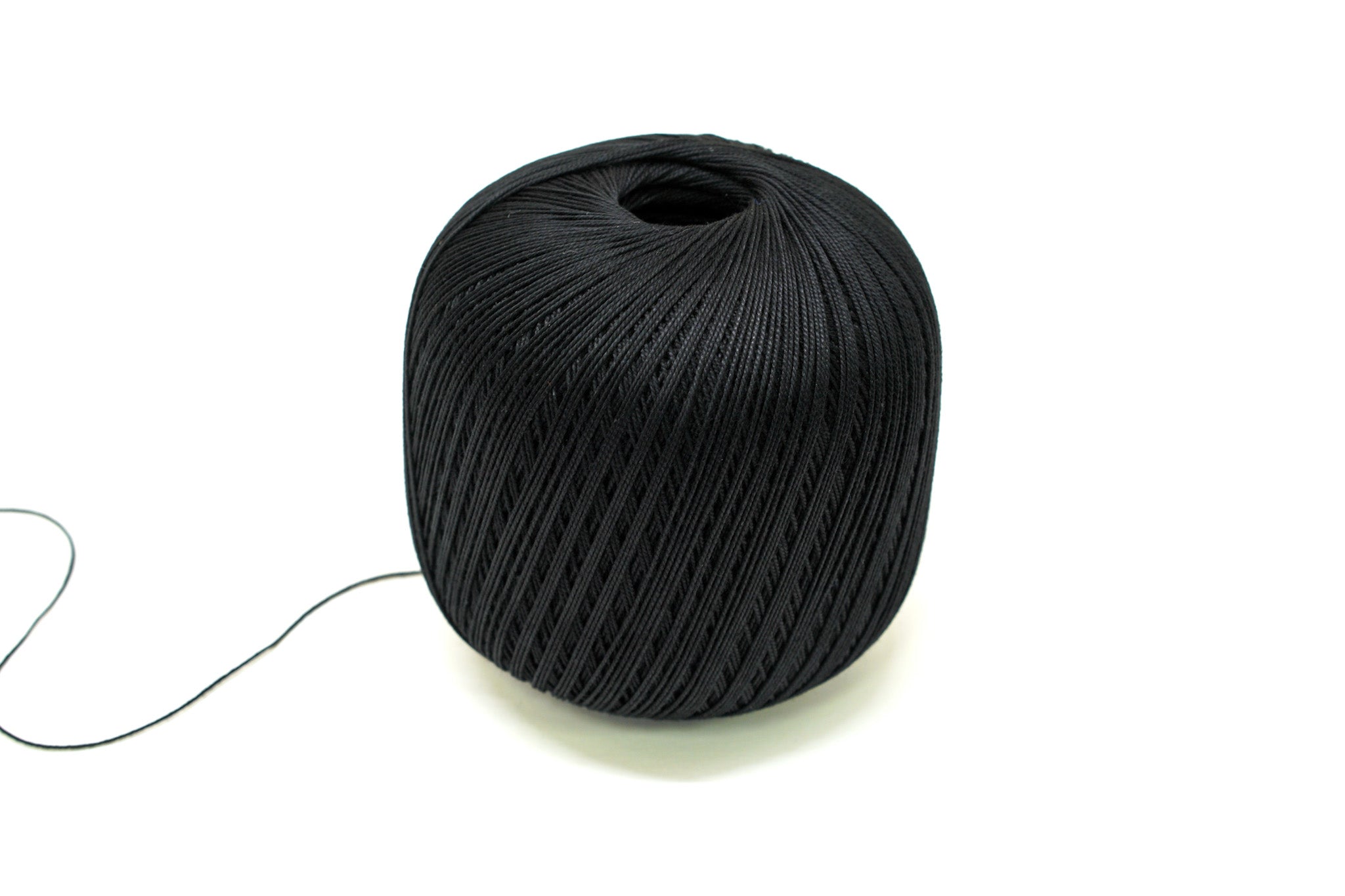 Shiny black mercerised cotton 100g/452m