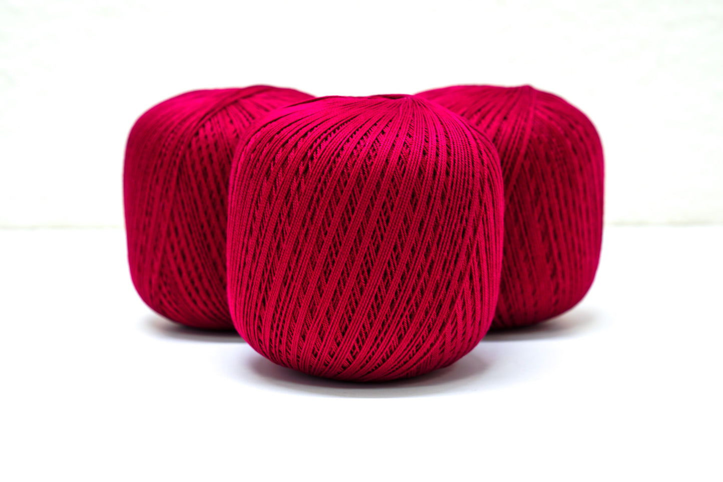 Burgundy red color mercerised cotton 100g/452m