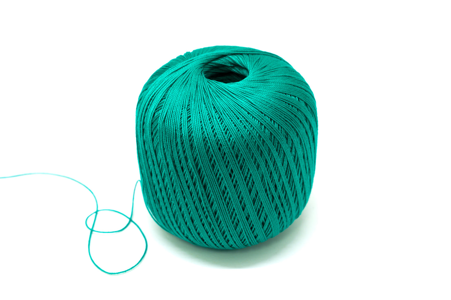 Emerald green color mercerised cotton 100g/452m