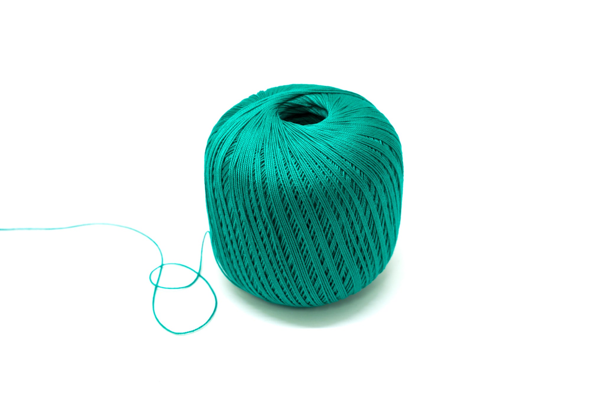 Emerald green color mercerised cotton 100g/452m