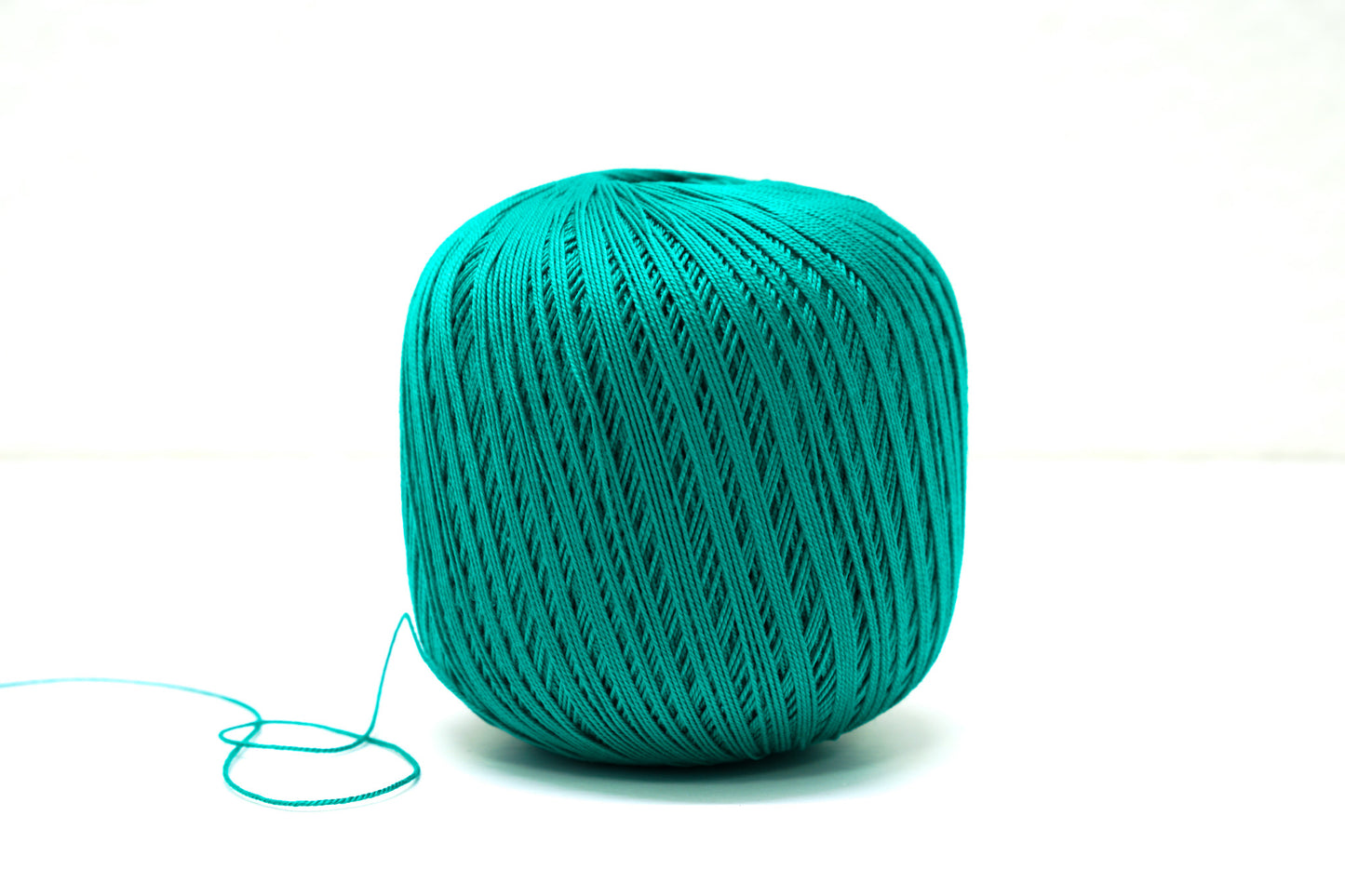 Emerald green color mercerised cotton 100g/452m