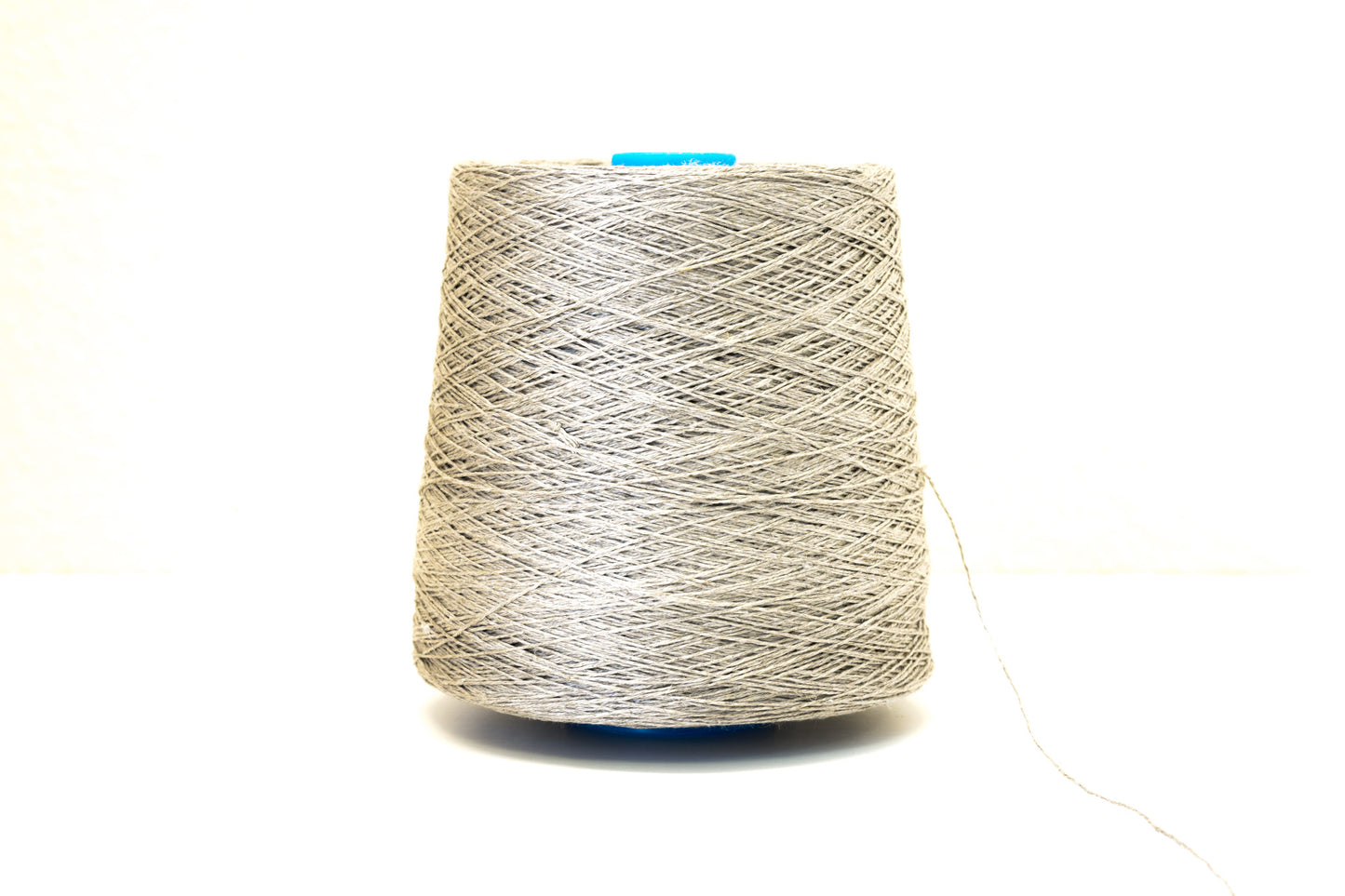 Natural grey linen yarn in cone 900g. Baltic flax