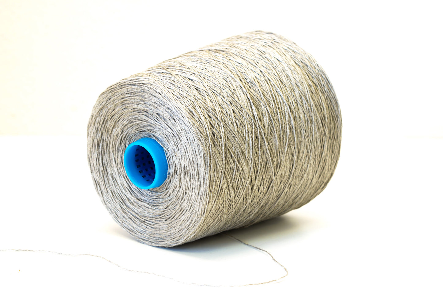 Natural grey linen yarn in cone 900g. Baltic flax