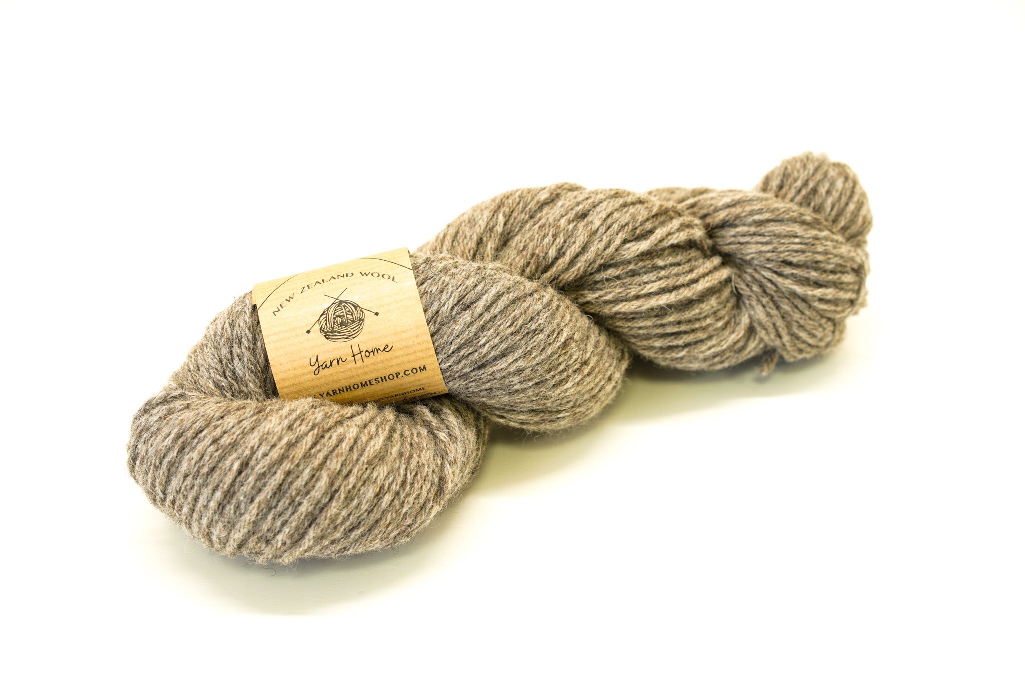 Graubraunes neuseeländisches Wollgarn, 100 g/115 m.