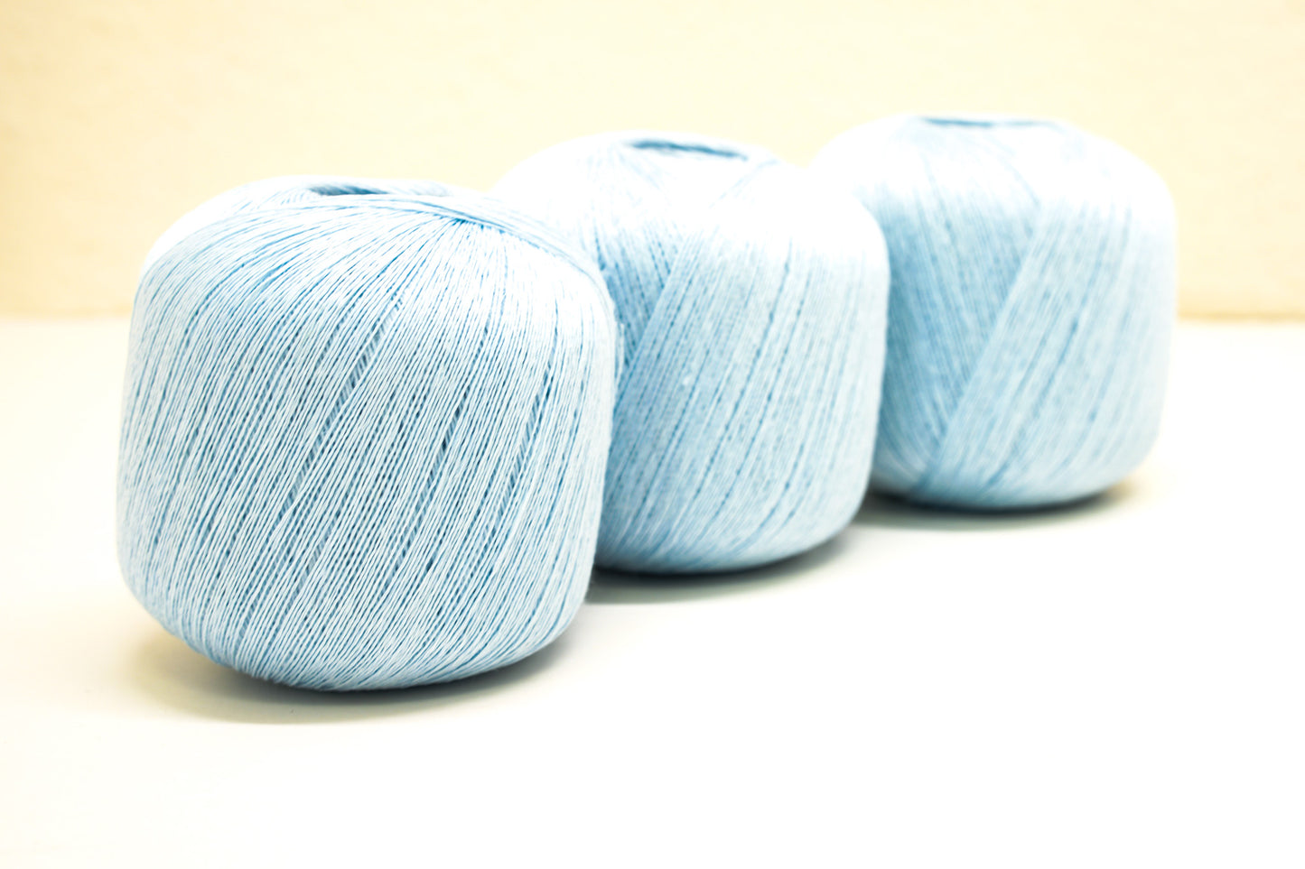 100% linen yarn in sky blue color