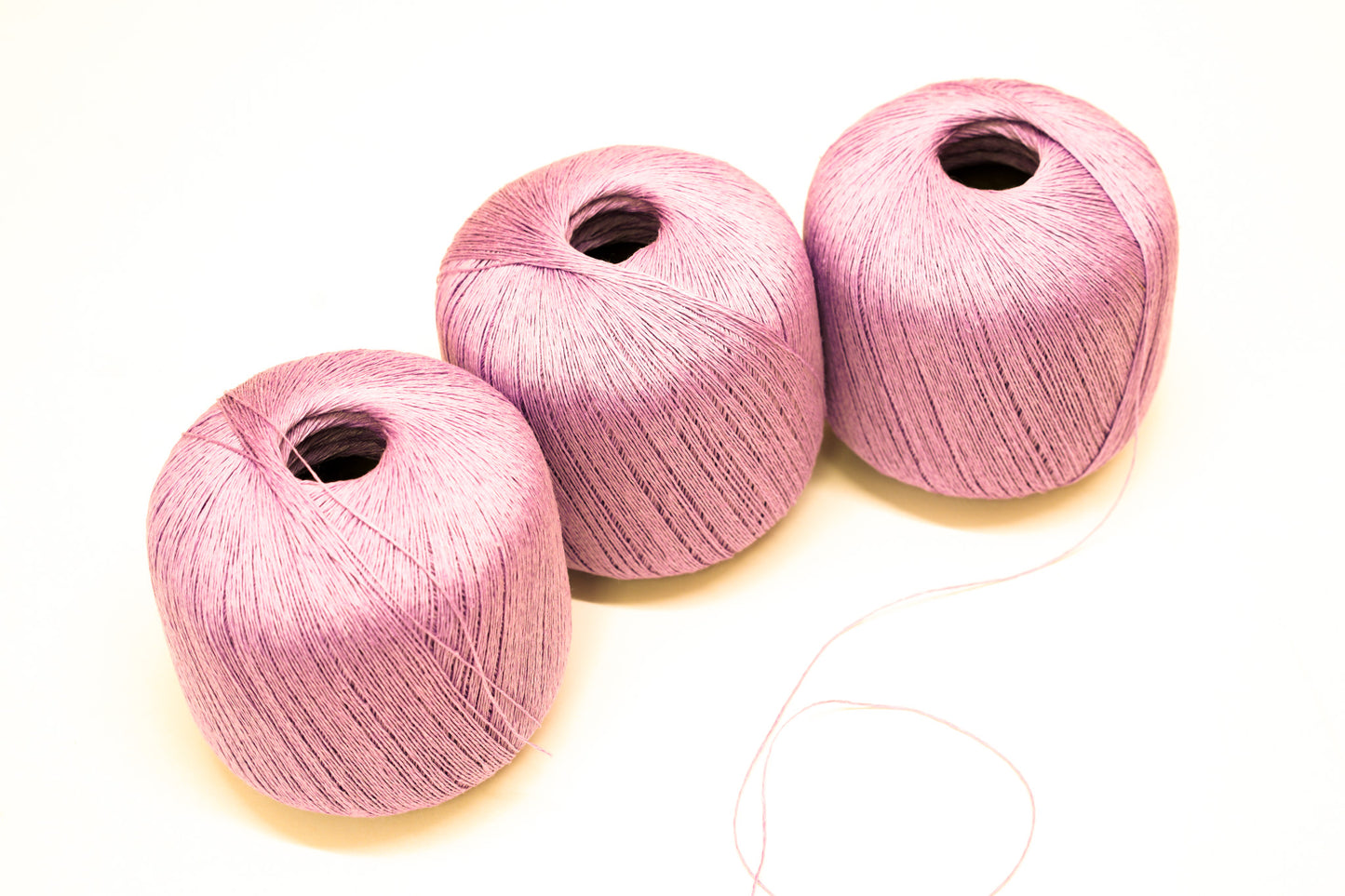 100% linen yarn in soft lilac color