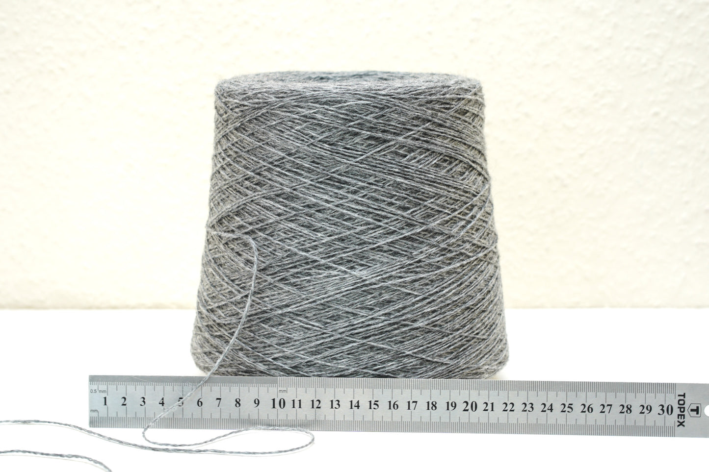 Grey soft merino wool in cone - 900g / 31,7oz.