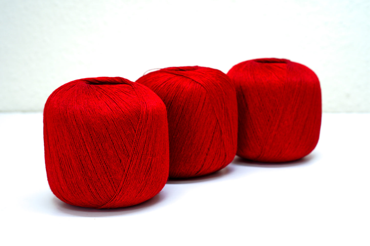 100% linen yarn in bright red color