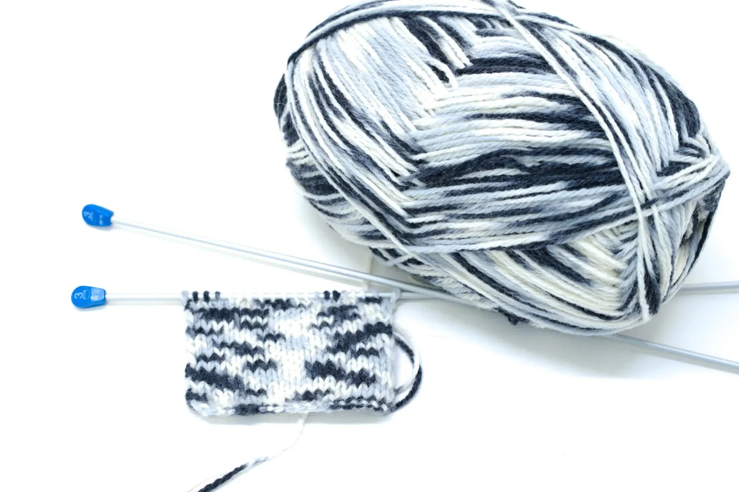 White, Grey & Black Mélange New Zealand Wool Yarn - 80% Wool, 20% Polyamide, 100g/300m - Perfect for Socks, Blankets, Slippers & More