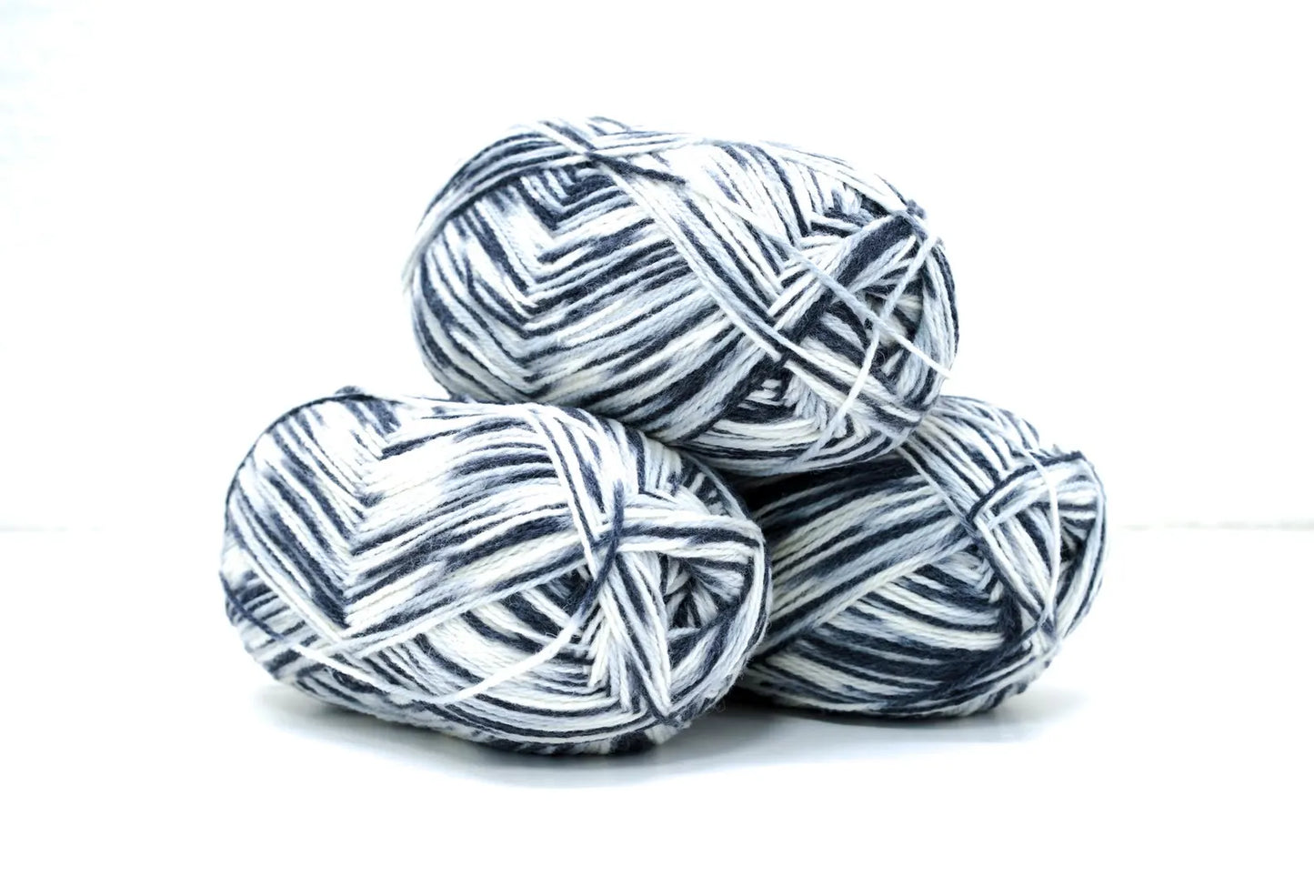 White, Grey & Black Mélange New Zealand Wool Yarn - 80% Wool, 20% Polyamide, 100g/300m - Perfect for Socks, Blankets, Slippers & More