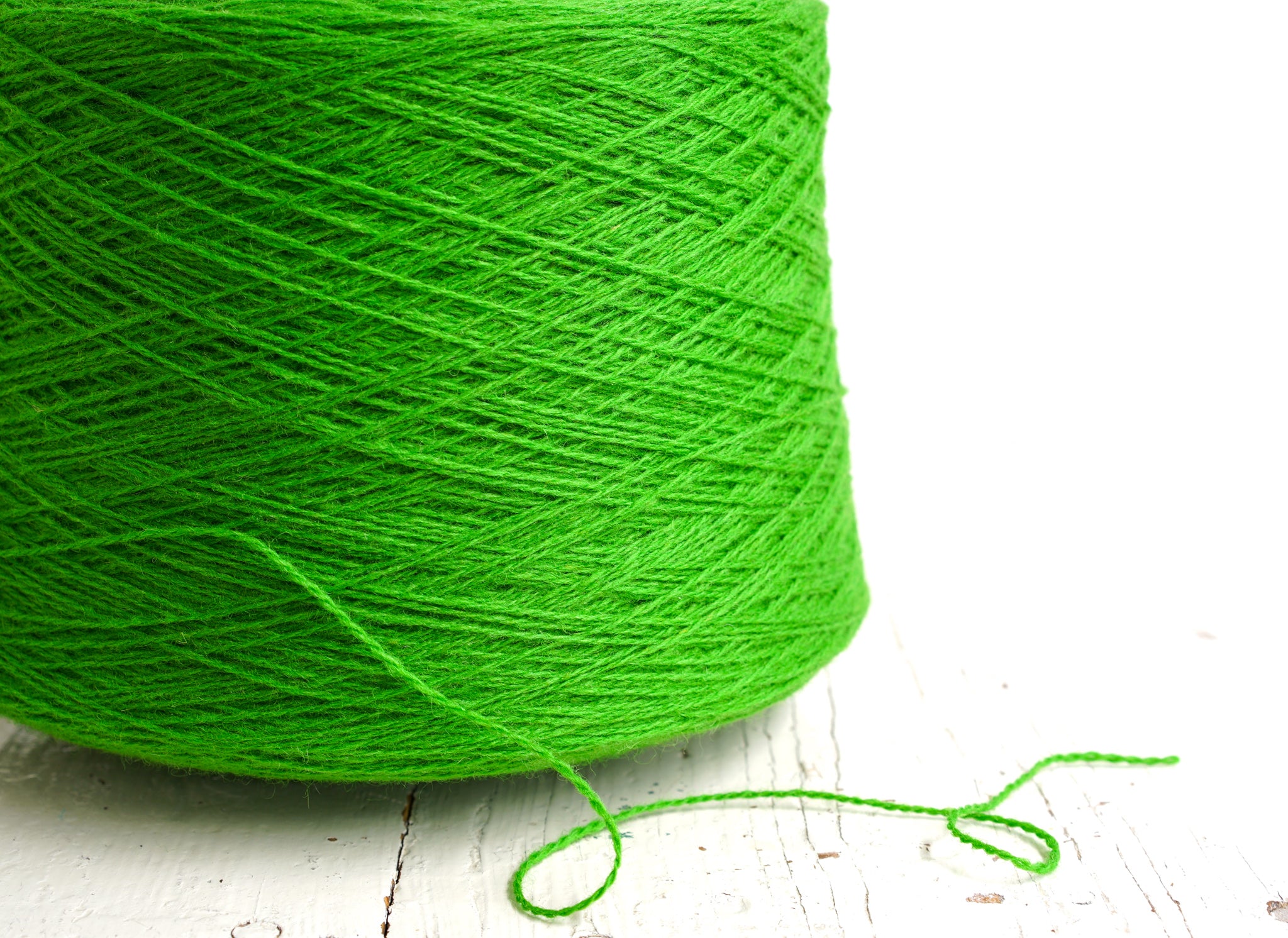 Bright green fingering wool yarn in cone - 900g/31.7oz. | bright-green-fingering-wool-yarn-in-cone-900g-31-7oz