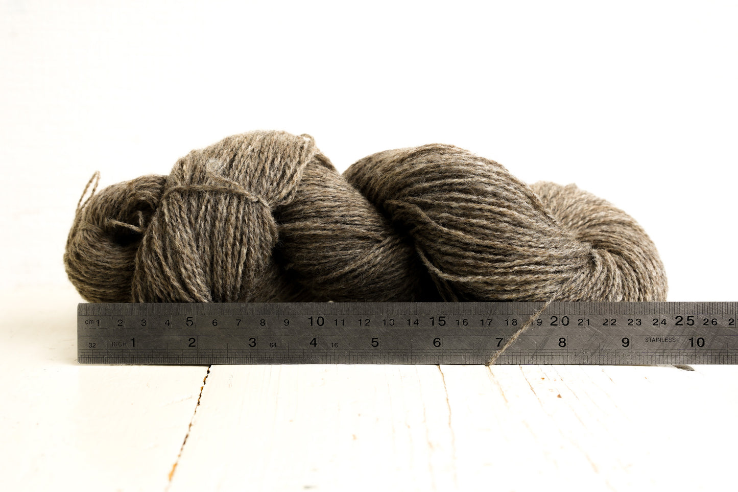 Grey-brown undyed New Zealand wool - 266 color
