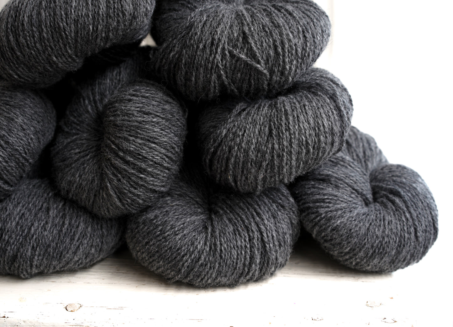 Graphite grey wool yarn 1 kg/35oz. | graphite-grey-wool-yarn-1-kg-35oz
