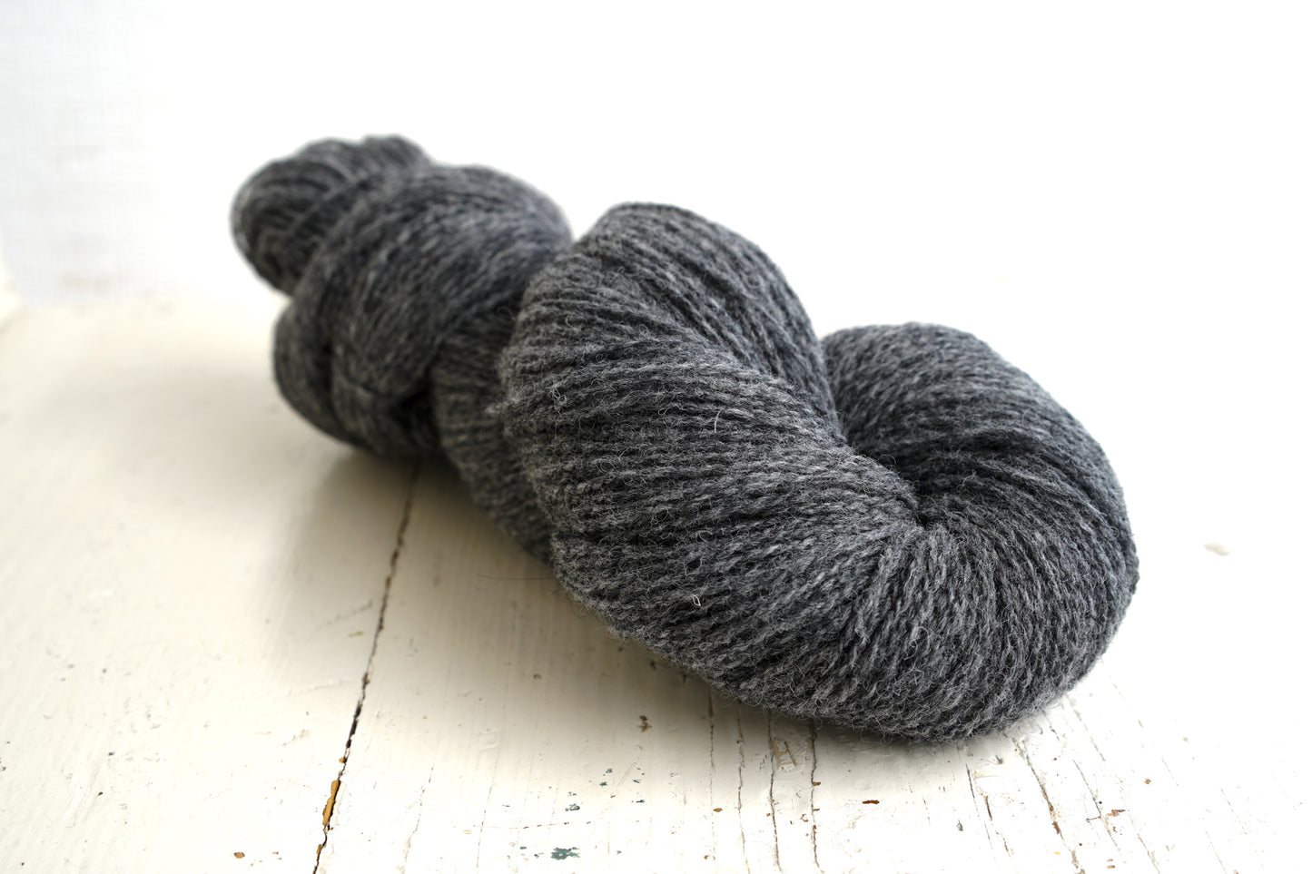 Graphite grey wool yarn 1 kg/35oz. | graphite-grey-wool-yarn-1-kg-35oz