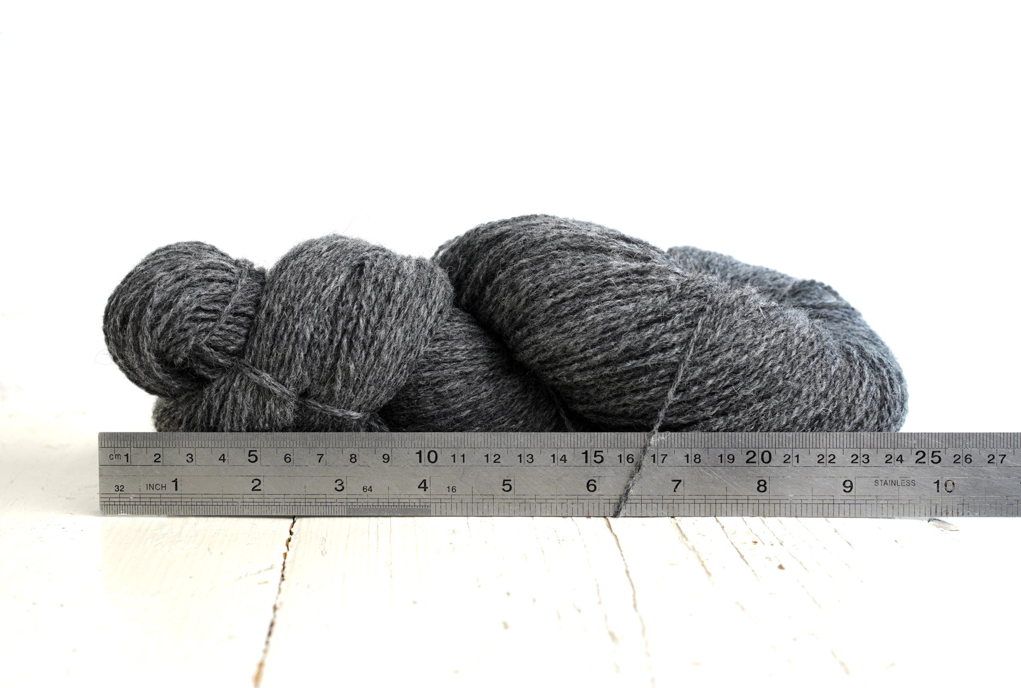 Graphite grey wool yarn 1 kg/35oz. | graphite-grey-wool-yarn-1-kg-35oz
