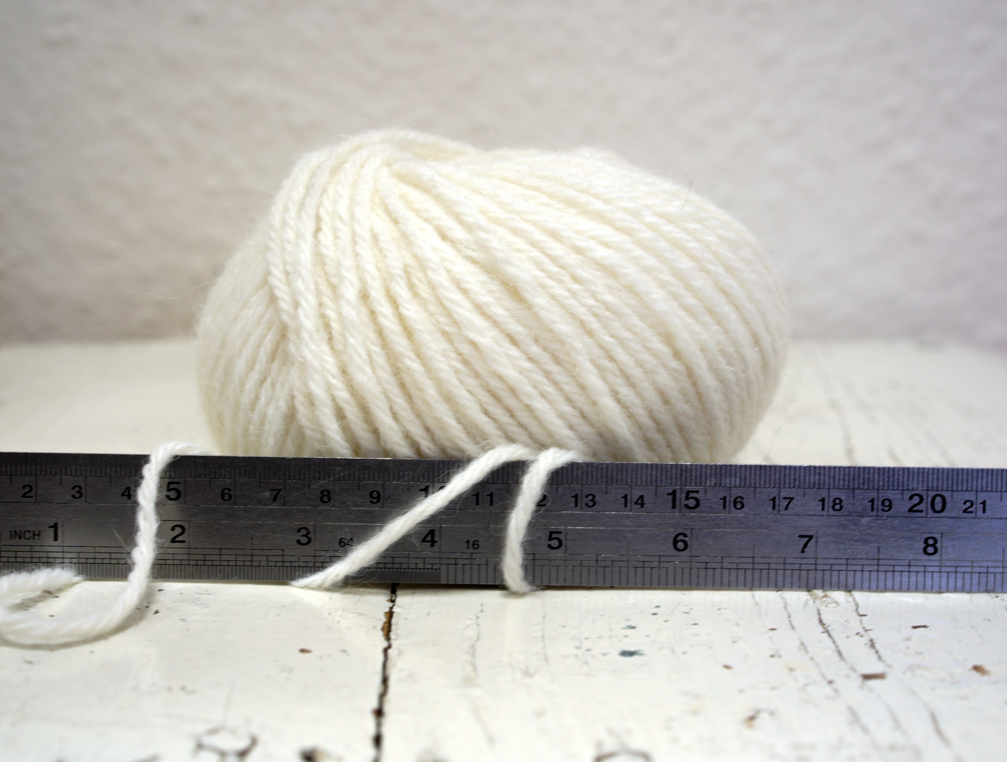 White alpaca wool yarn blend
