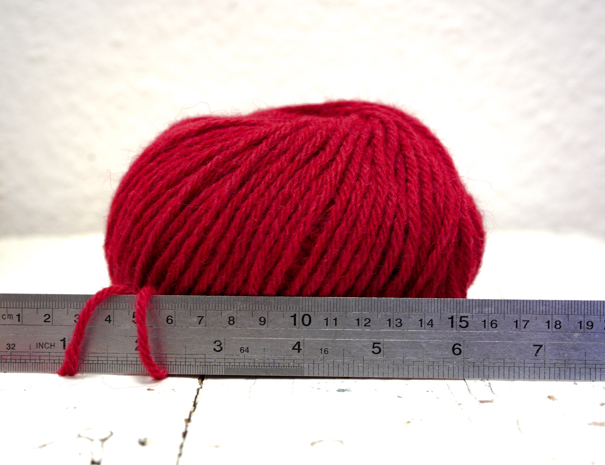 Red alpaca wool yarn blend