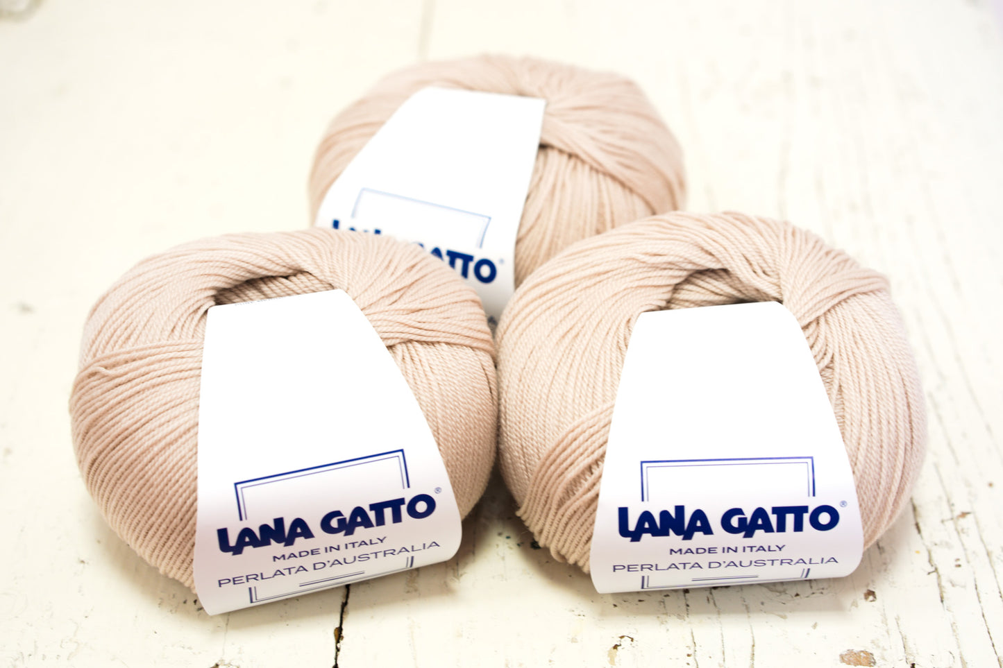 Ivory virgin merino lace wool - 233m/50g - Luxury thread