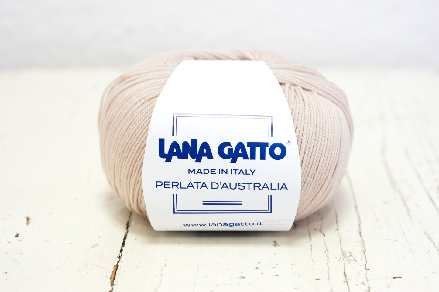 Ivory virgin merino lace wool - 233m/50g - Luxury thread