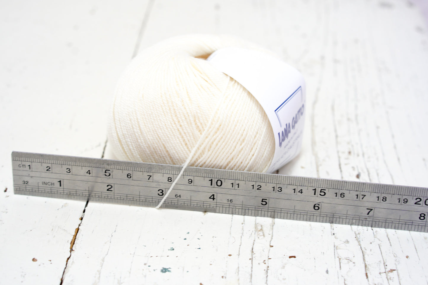 Milk white virgin merino lace wool - 233m/50g - Luxury thread