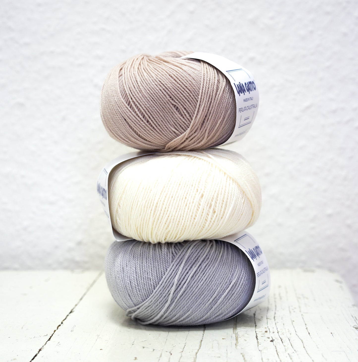 Ivory virgin merino lace wool - 233m/50g - Luxury thread