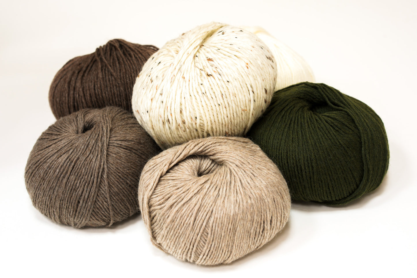 Brown color PRO LANA Trachtenwolle wool