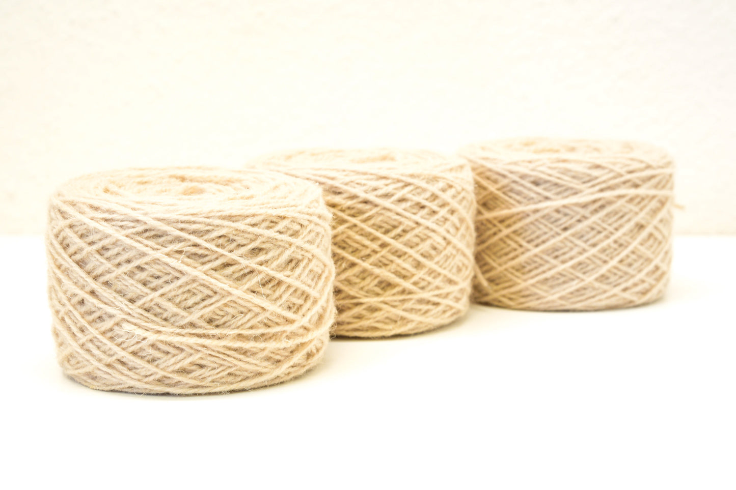 Ivory color European wool yarn - Color 72