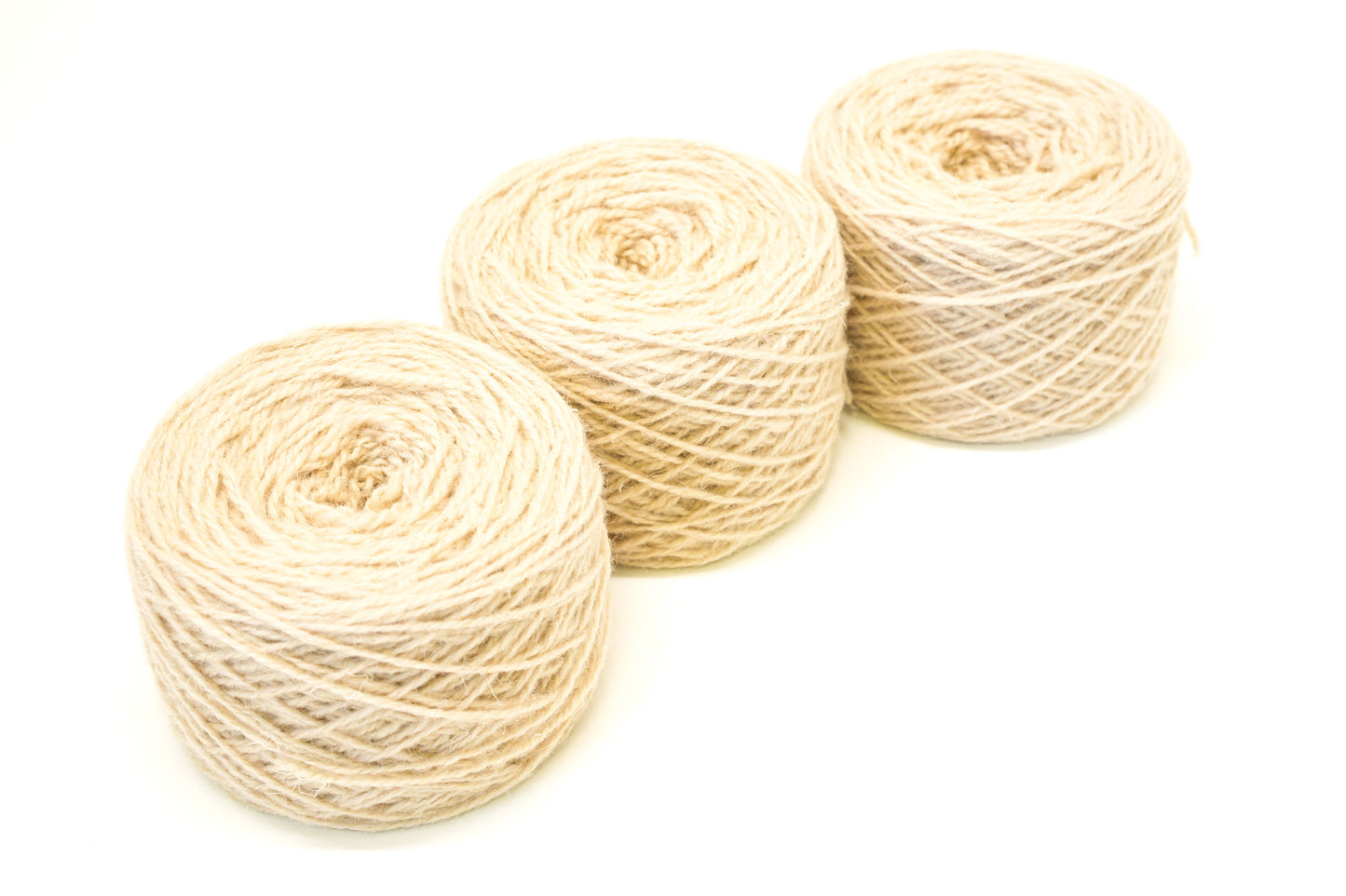 Ivory color European wool yarn - Color 72