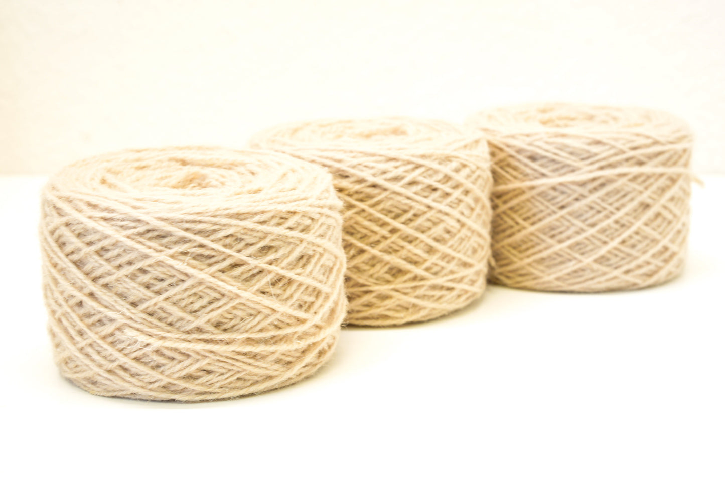 Ivory color European wool yarn - Color 72