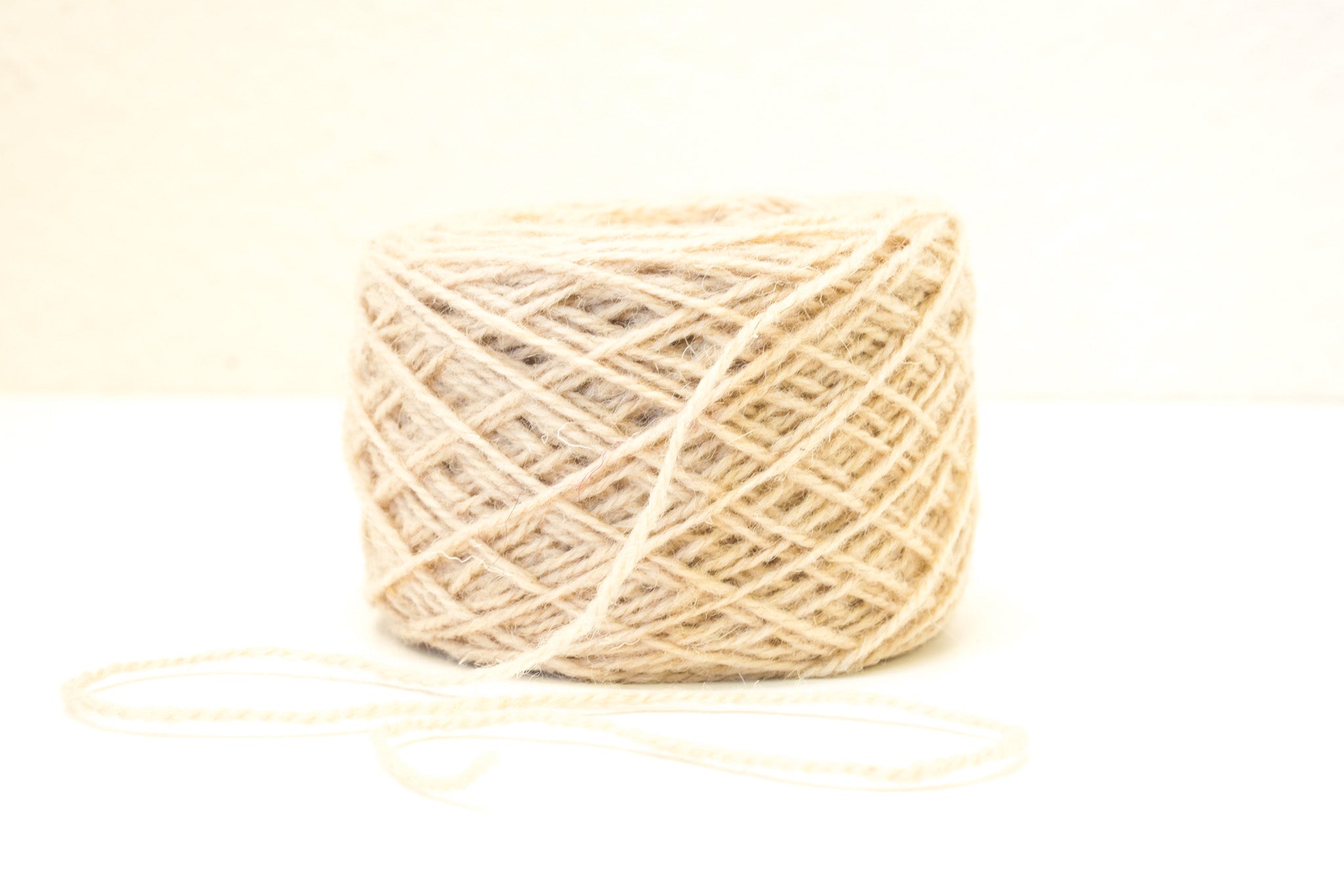 Ivory color European wool yarn - Color 72